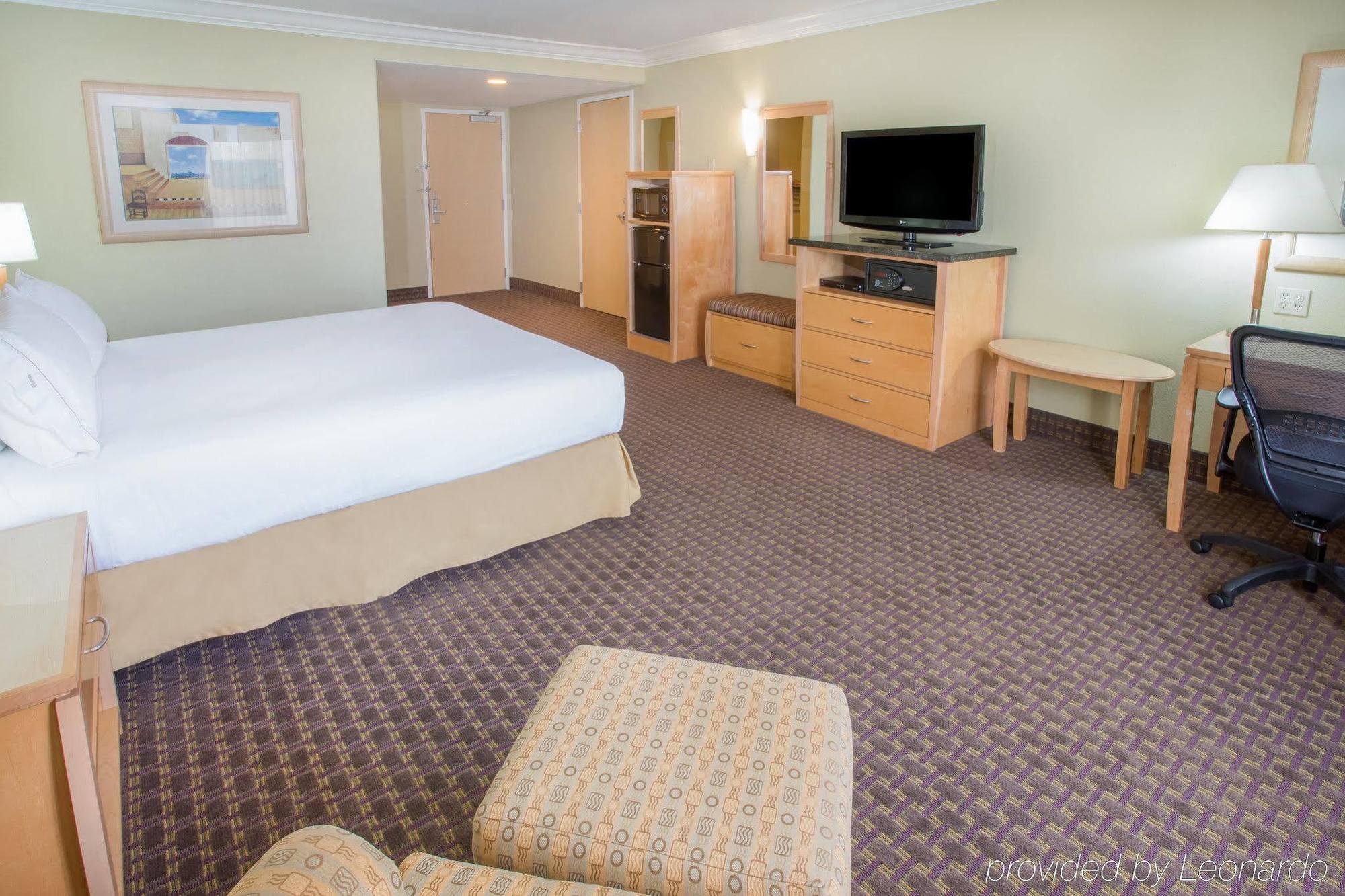 Holiday Inn Express Hotel & Suites Vacaville By Ihg Exteriör bild